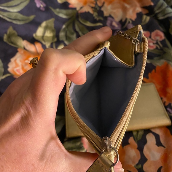 Coach 2-piece set. Will not separate - Picture 3 of 8